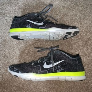 Nike Printed Free Runs 5.0 Size 7